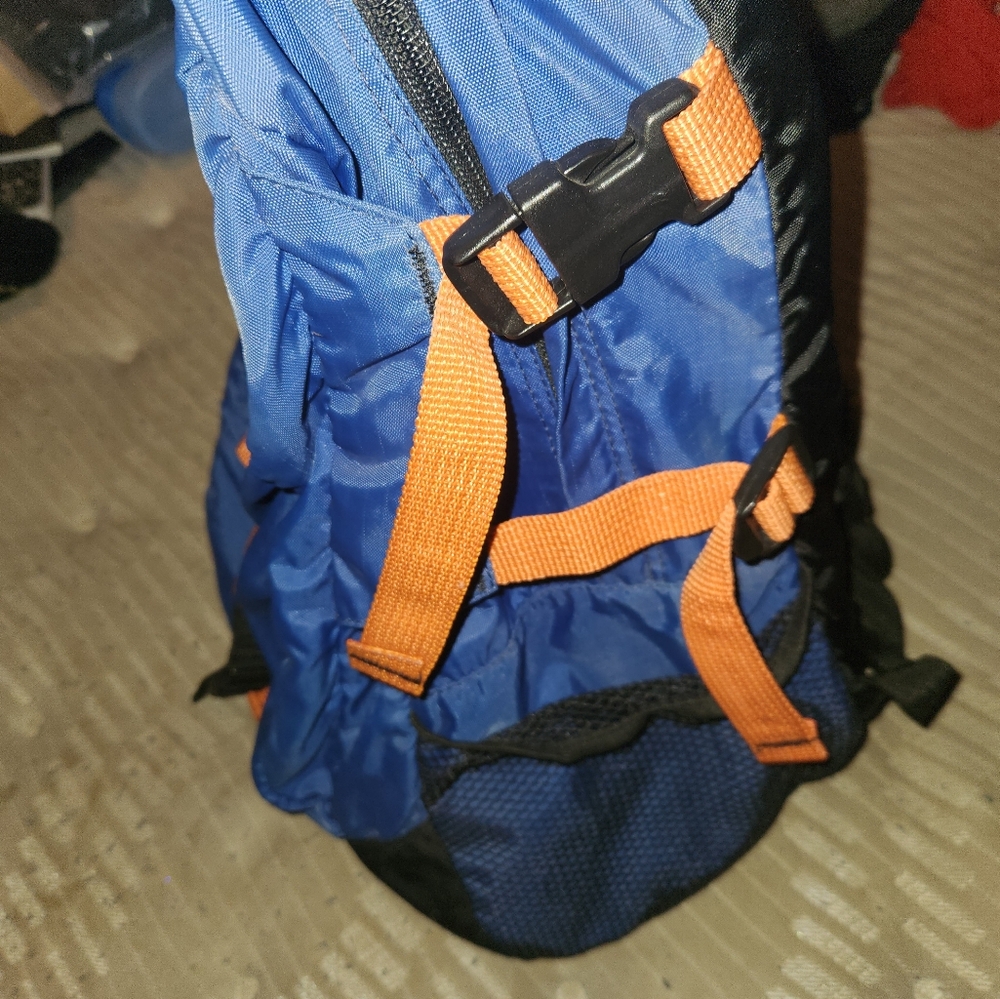 Outdoor backpack - Picture 3 of 4